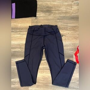 Lululemon leggings size 6